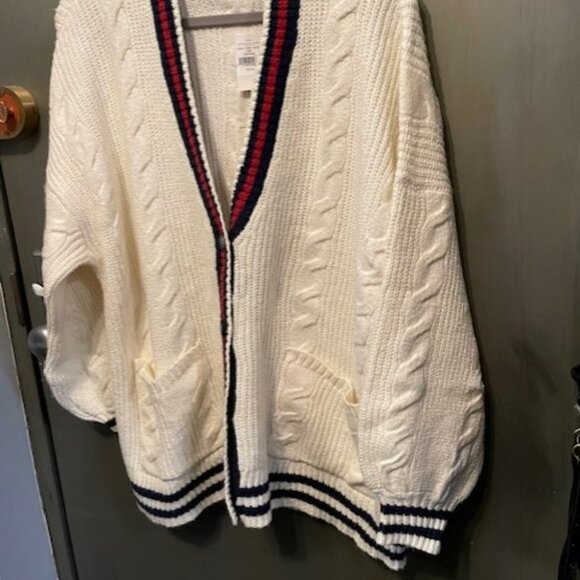 Retro Oversized Cable Knit Button-Up Cardigan - Picture 9 of 16